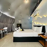 Wild Heaven Glamping And Resort Saputara
