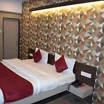 Hotel Kansar Palace By Sky Stays