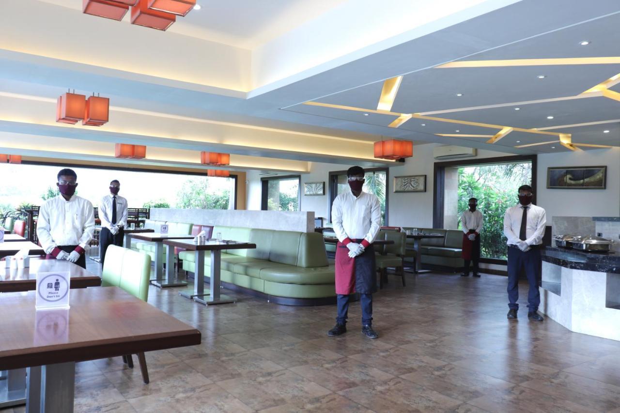 Aakar Lords Hotel 3*