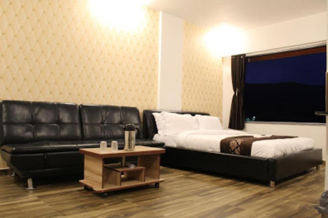 Strawberry Hills Hotel 3*