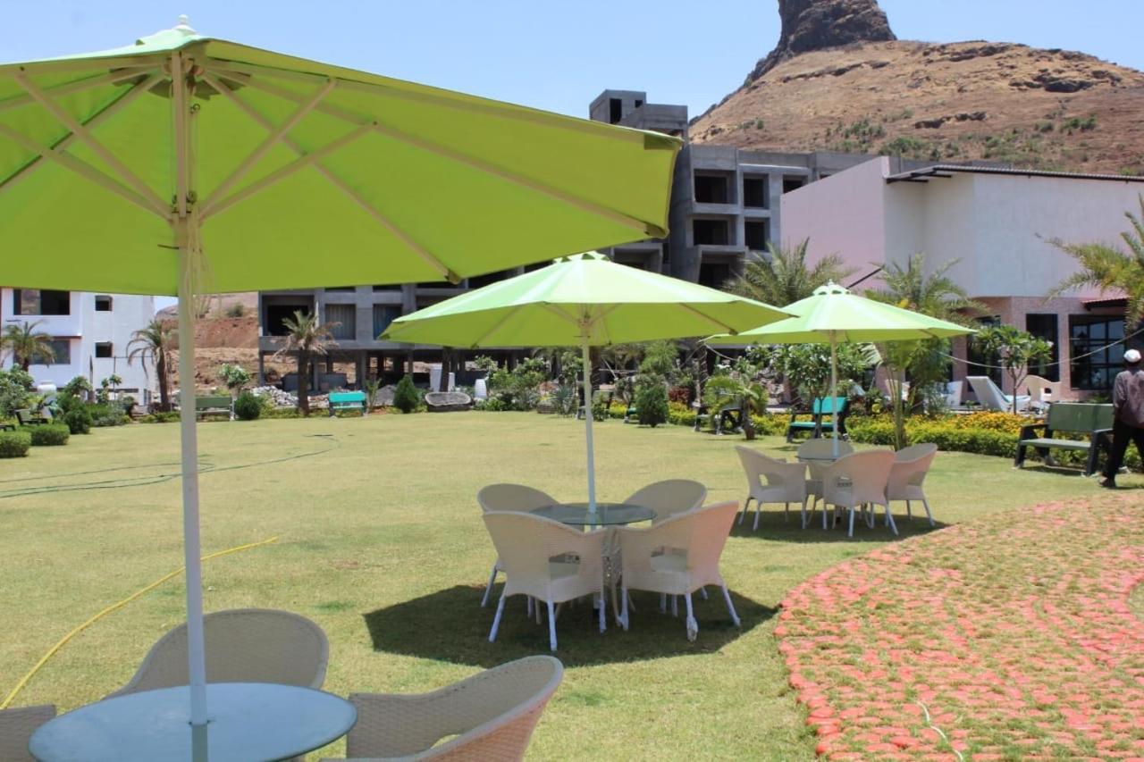 Hotel Strawberry Hills Saputara