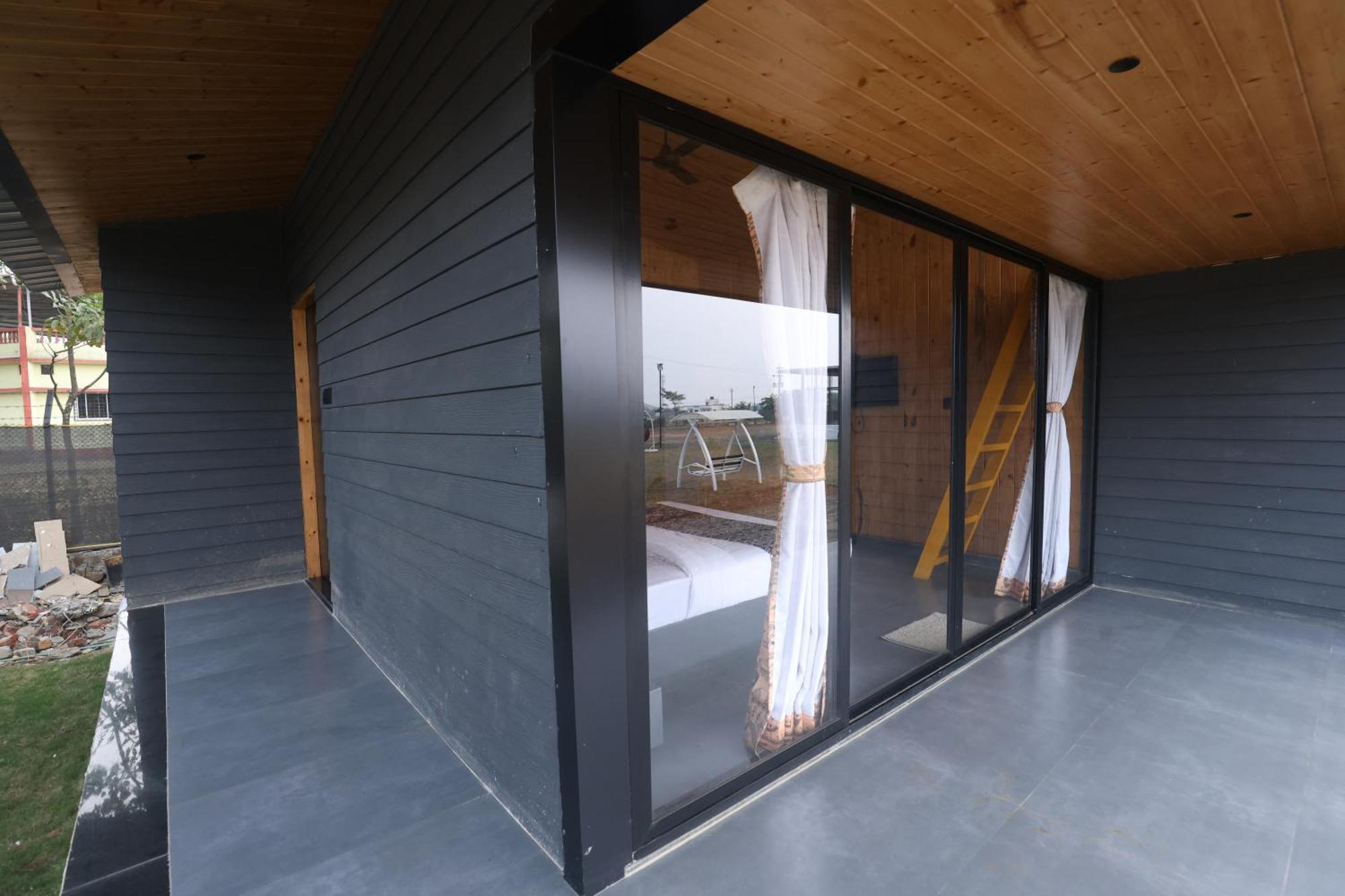 Shreephal Luxurious Resort- In Resort Saputara