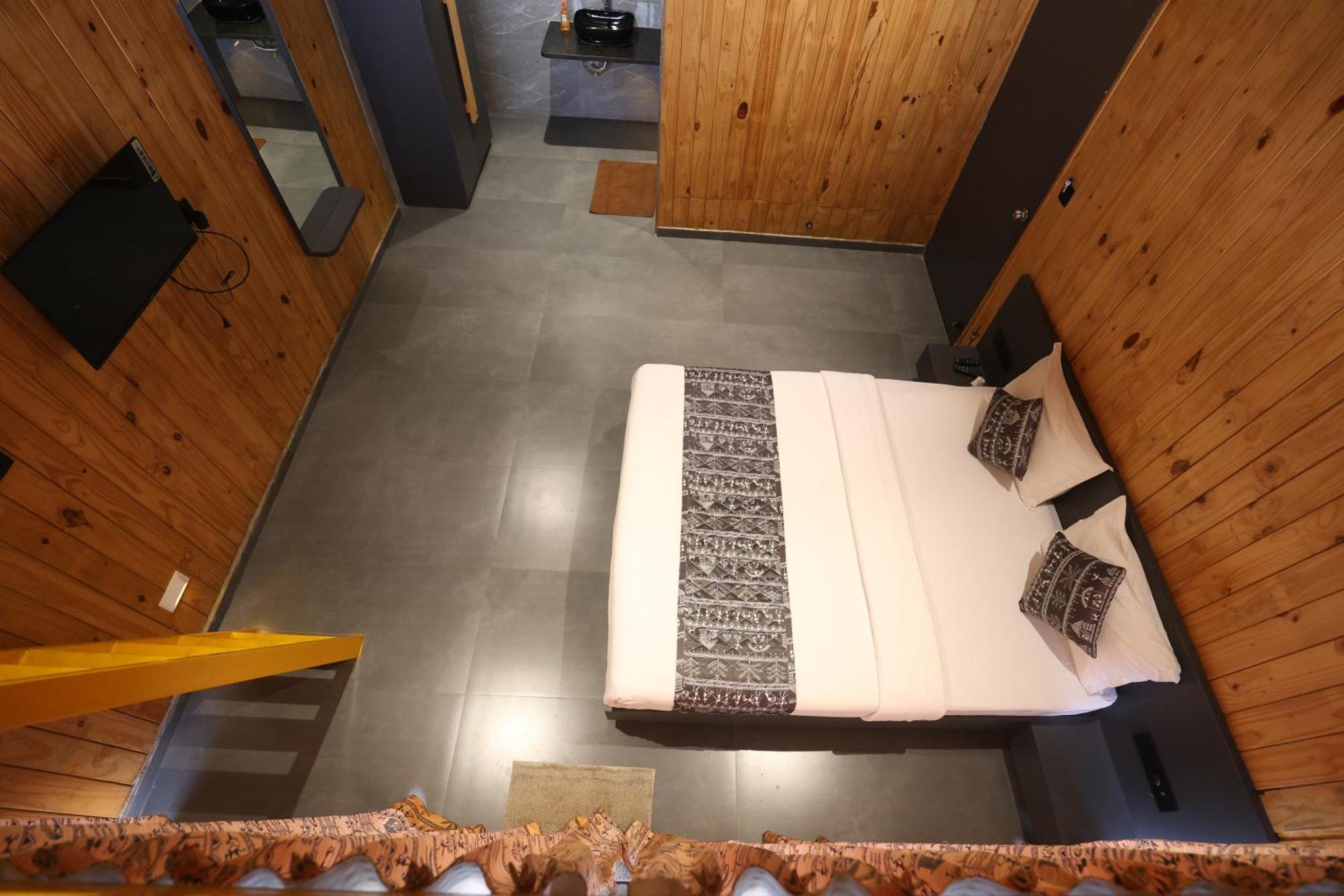 Shreephal Luxurious Resort- In