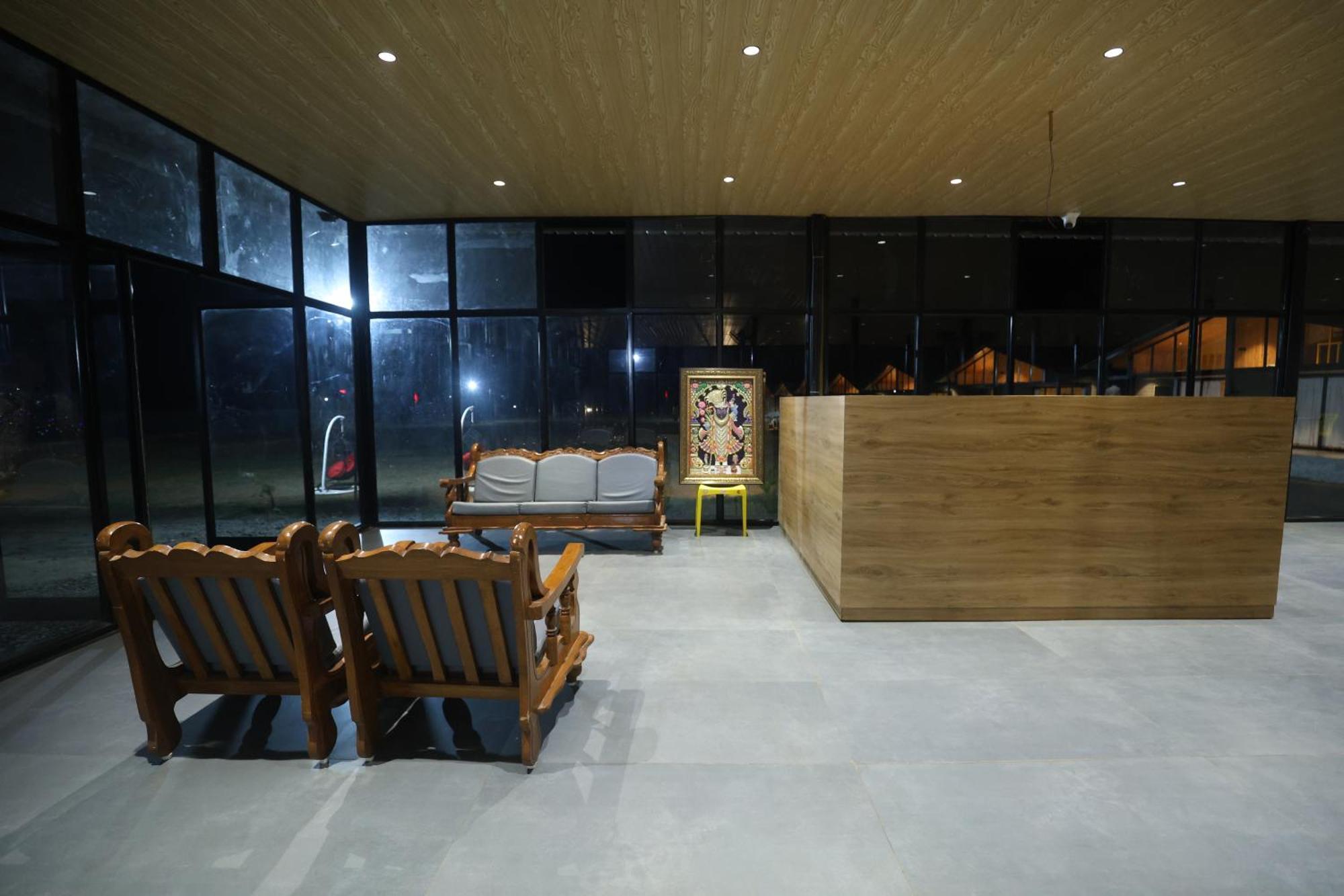 Shreephal Luxurious Resort- In 3*