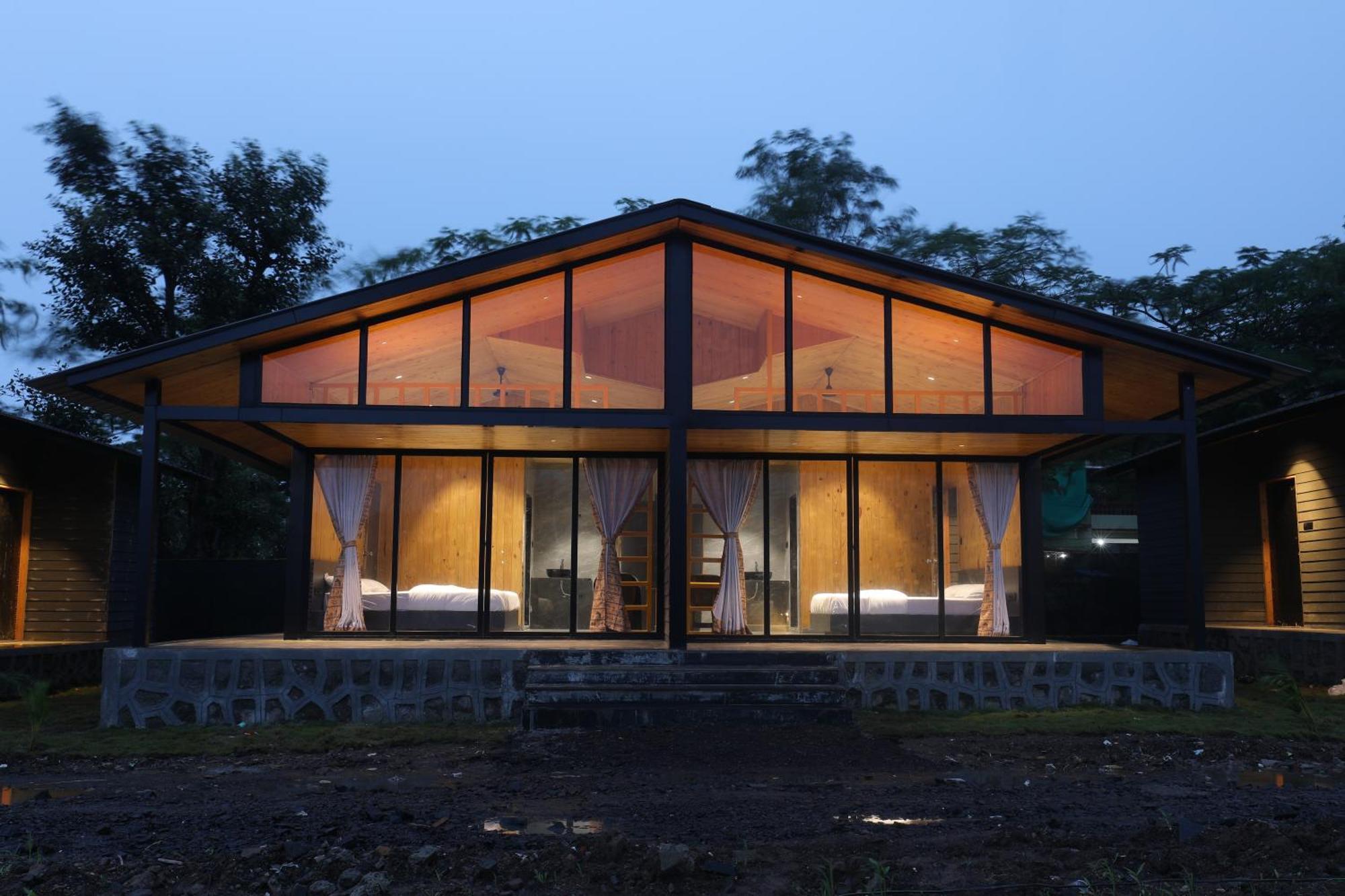 Shreephal Luxurious Resort- In Resort Saputara