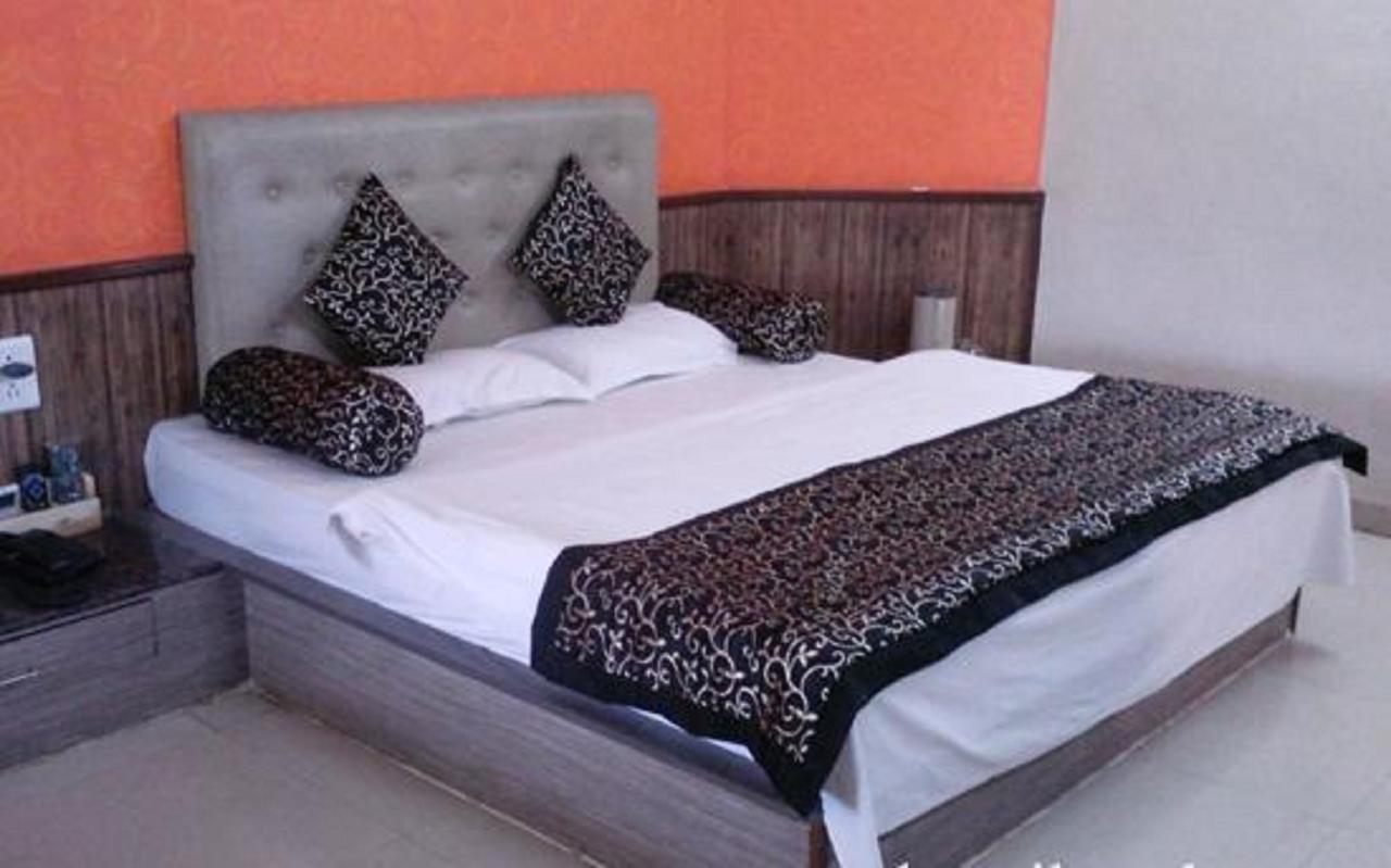 Savshanti Lake Resort Saputara