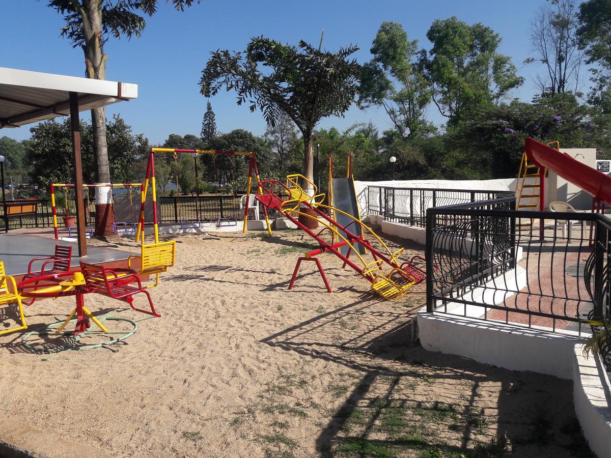 Savshanti Lake Resort Saputara