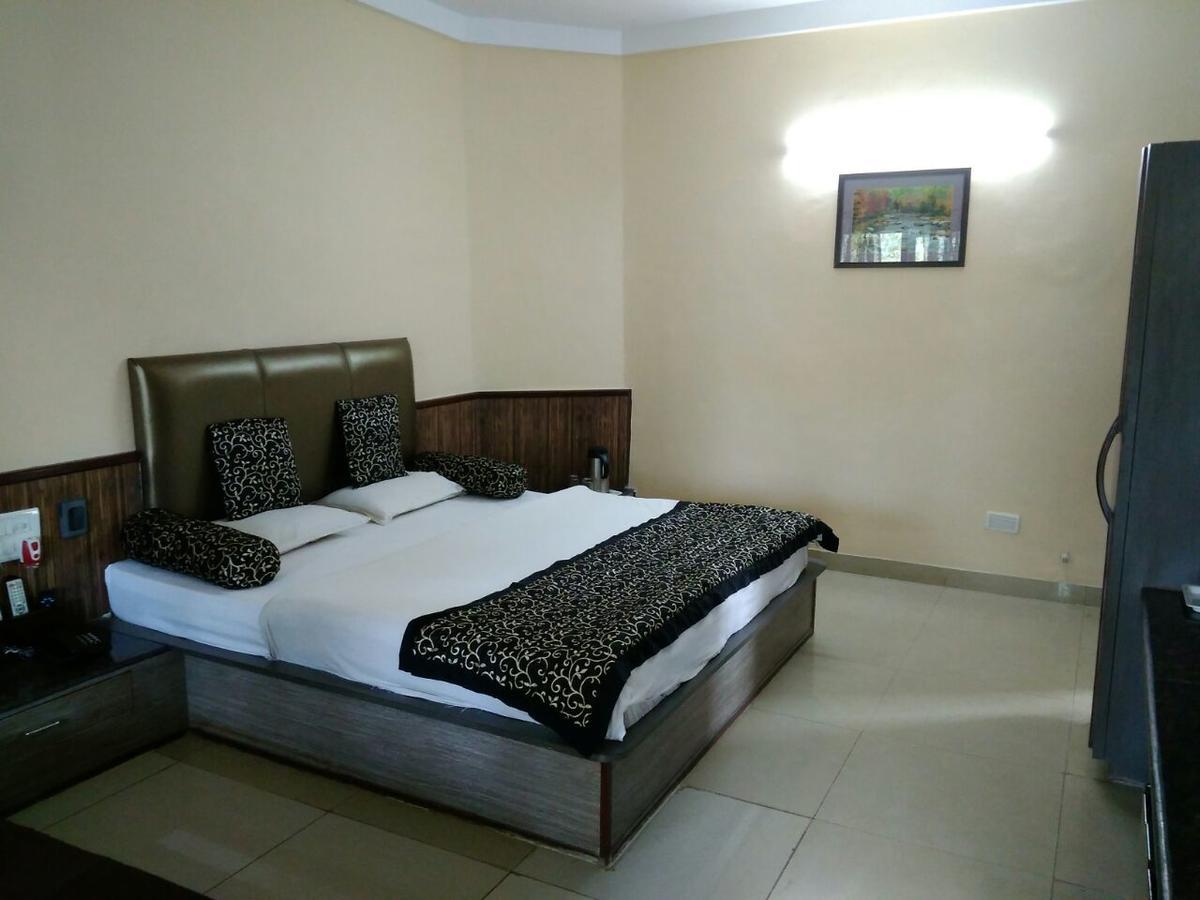 Resort Savshanti Lake Saputara