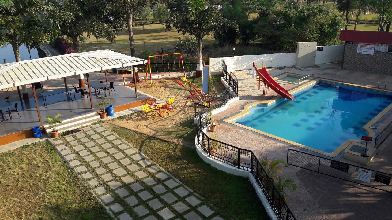Resort Savshanti Lake Saputara
