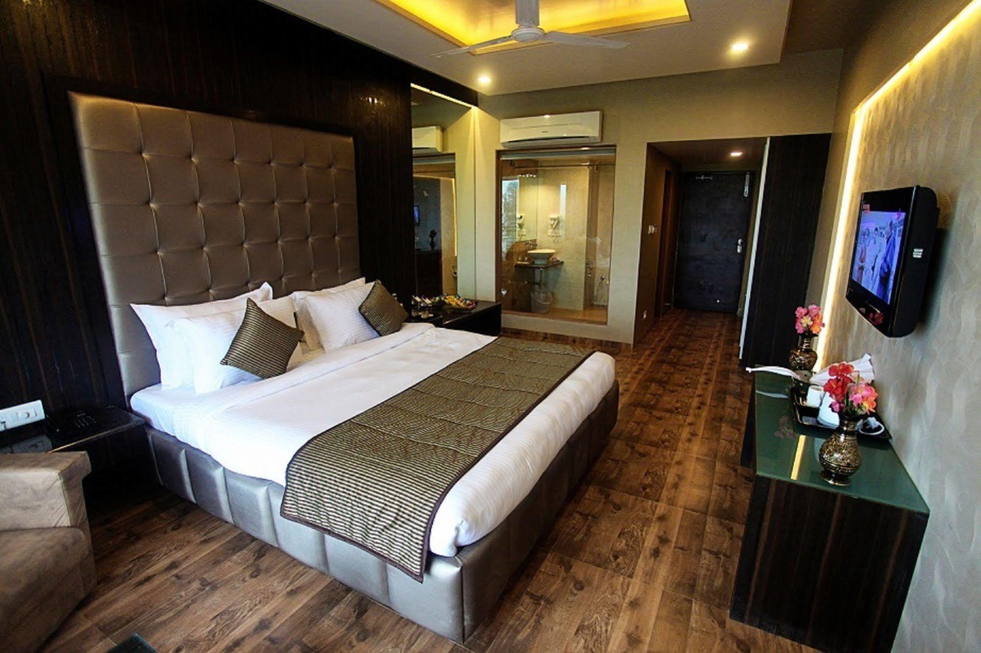 Patang Residency 3* Saputara