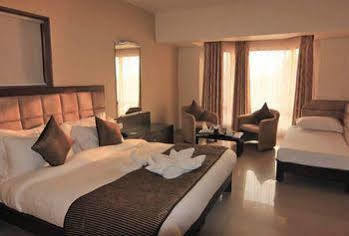 Hotel Patang Residency 3*