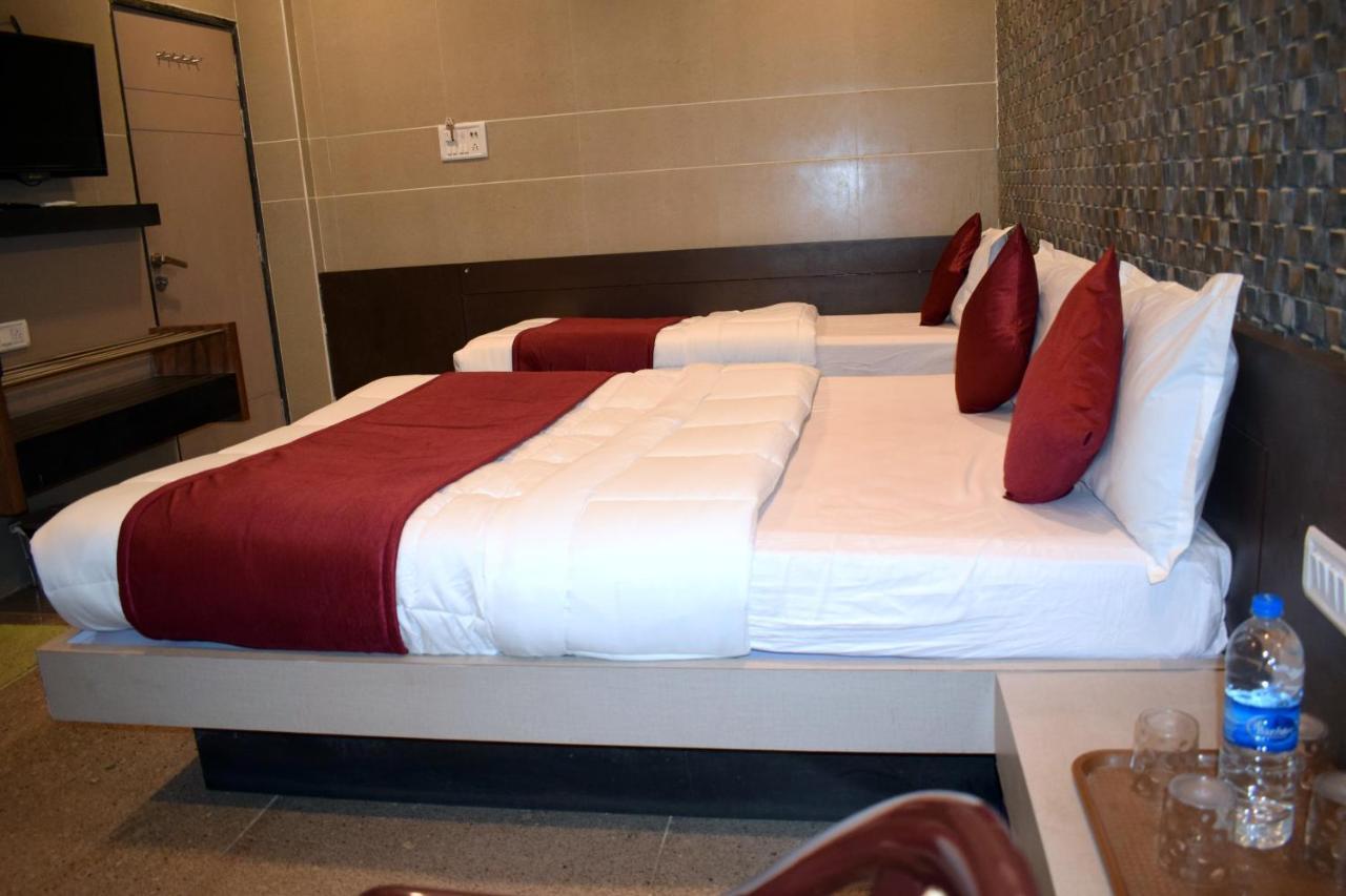 Kansar Palace By Sky Stays 3* Saputara