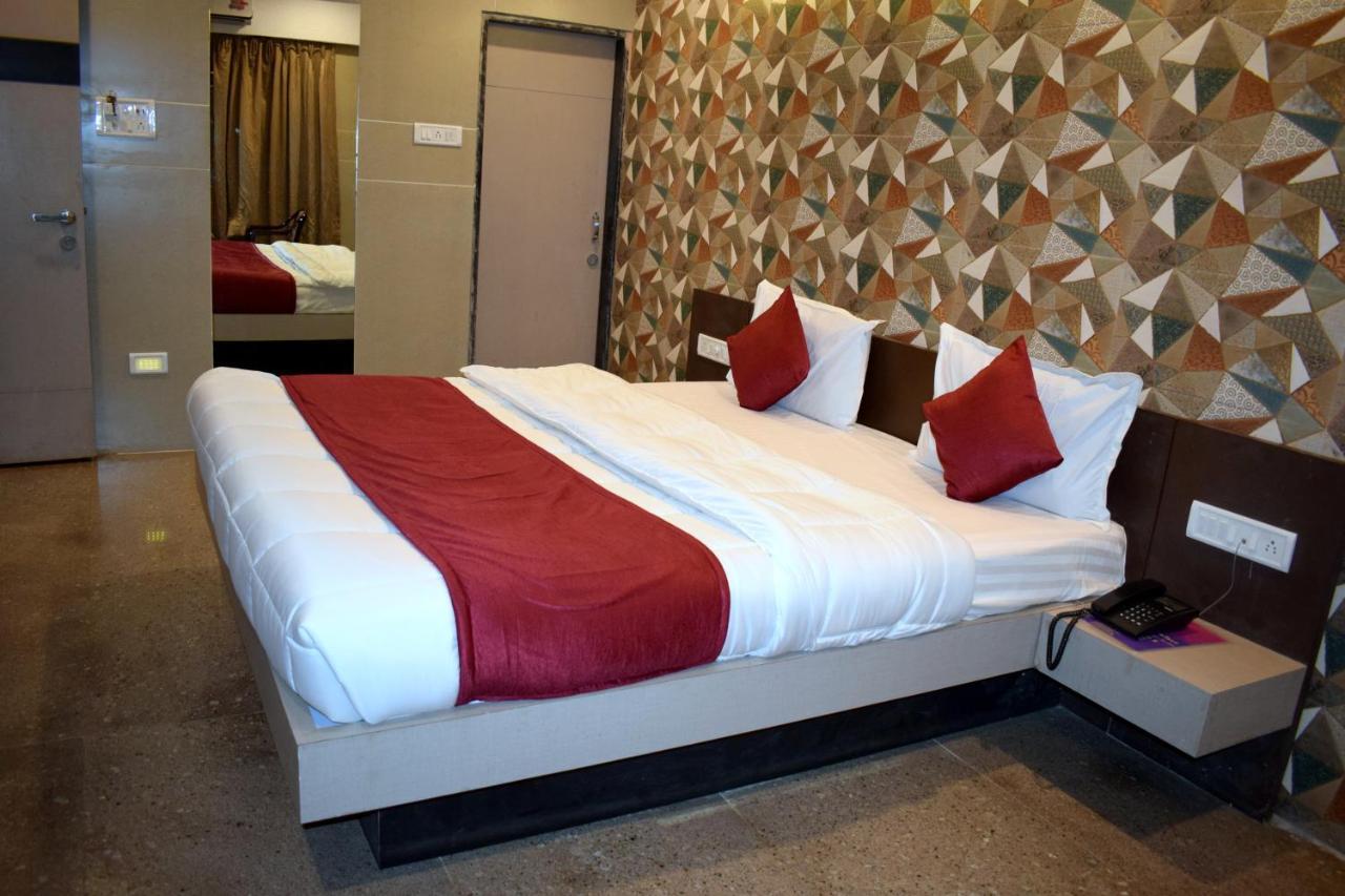 Kansar Palace By Sky Stays Hotel 3*