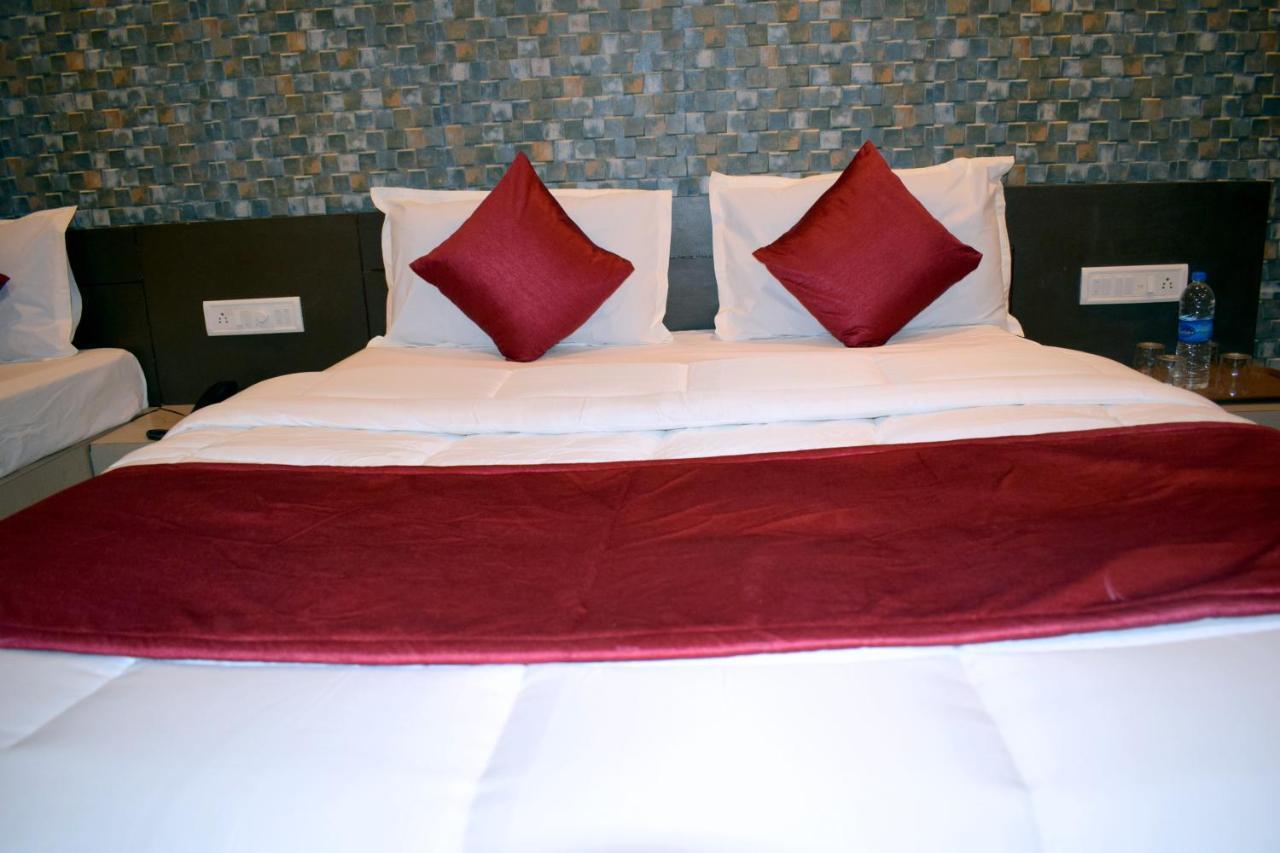 Kansar Palace By Sky Stays 3* Saputara
