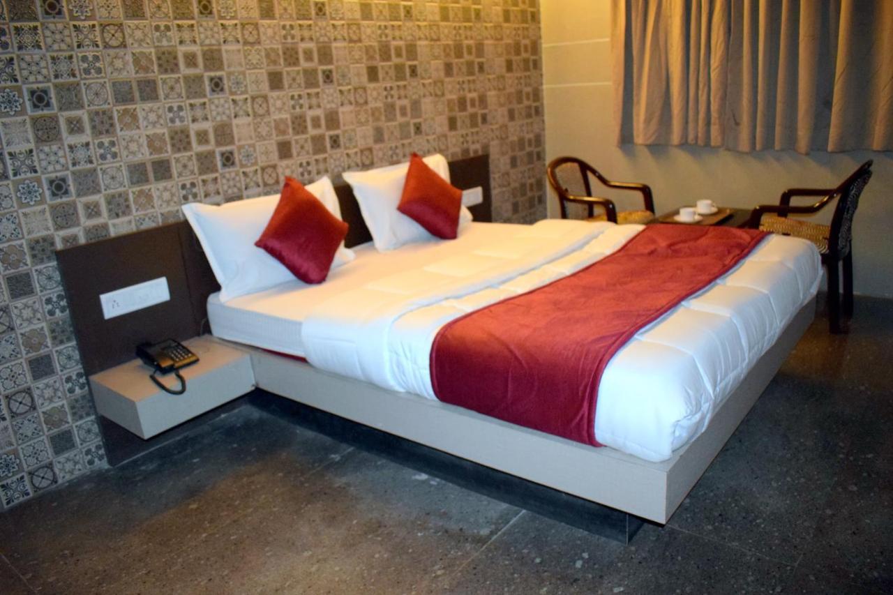 Hotel Kansar Palace By Sky Stays 3*
