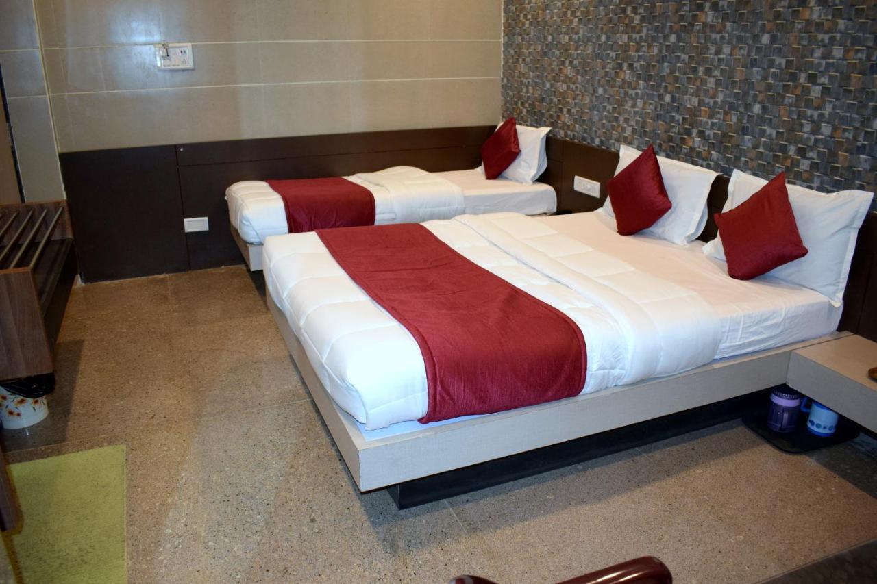 Kansar Palace By Sky Stays Hotel 3*