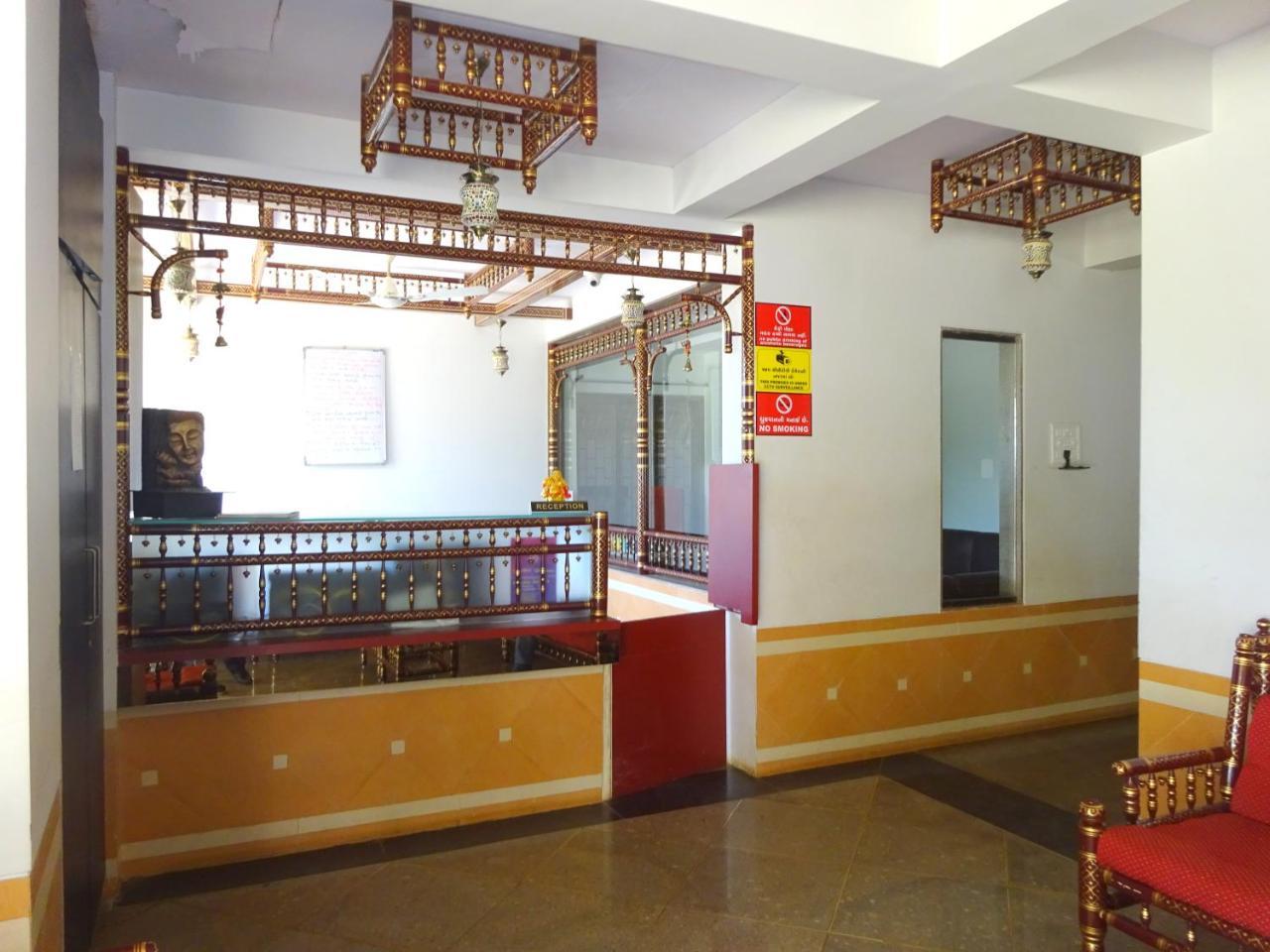 Hotel Kansar Palace By Sky Stays 3*
