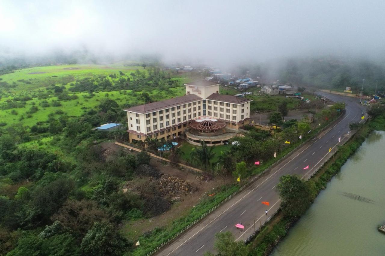 Aakar Lords Hotel 3*